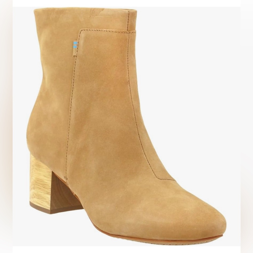 Tom’s boots, suede, very comfortable